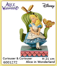    Disney Figuren  	Alice im Wunderland   Curiouser 6001272                                
                                                                                                    erhältlich im Kristallzentrum                                                                      