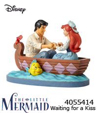    Disney Figuren  Mermaid 
   Waiting for a Kiss                   Ariel und Prinz Eric 15cm                              4055414                                                erhältlich im Kristallzentrum                                                                      