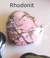     Rhodonit Herz  Anhänger                                                                              erhältlich im Kristallzentrum                                                                                                                                                                                                 