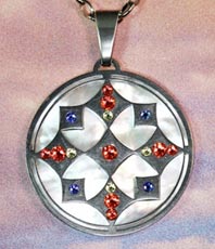     AMO Verpflichtung  Gaja Bewust sein 10 Chakra  Schmuckanhänger einstein design  aus Edelstahl Schutzamulett  * Amulette