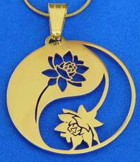 Lotusblüte  im Yin-Yang                Edelstahl  
 vergoldet                              
 Schmuck                             © einStein design                                                                                                                                       
  - made in Austria -        
  erhältlich im   Kristallzentrum  