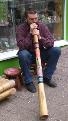  Didgeridoo    